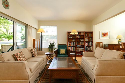 d5e2fe95ca9593265bb21ff49fd69f87 at 1012 Frederick Road, Lynn Valley, North Vancouver