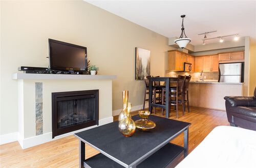 21f3512cadb947da14051fad7ca331f5 at 408 - 1336 Main Street, Downtown SQ, Squamish