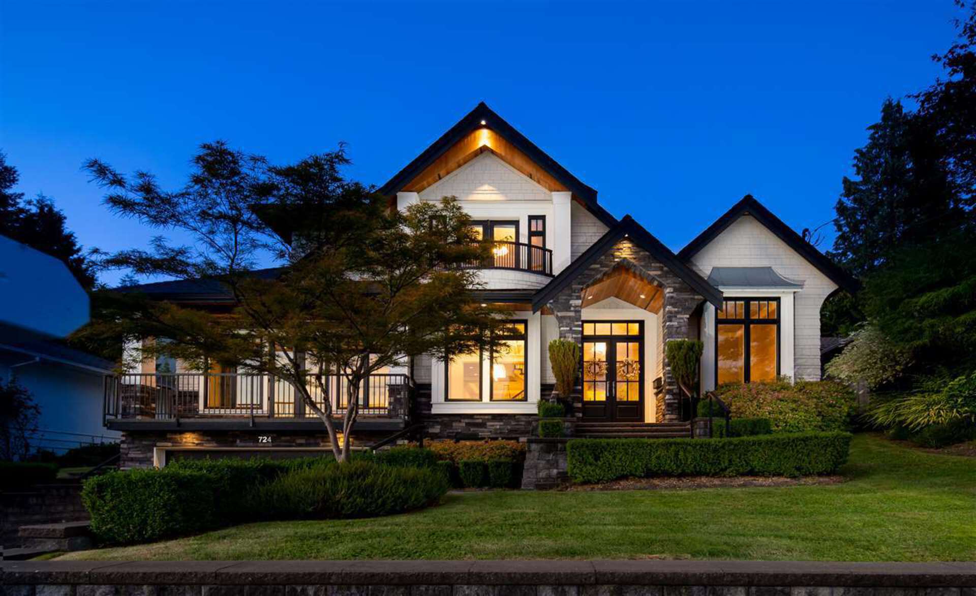 724 Handsworth Road, Canyon Heights NV, North Vancouver photo number 1 724 Handsworth Road, Canyon Heights NV, North Vancouver photo number 1