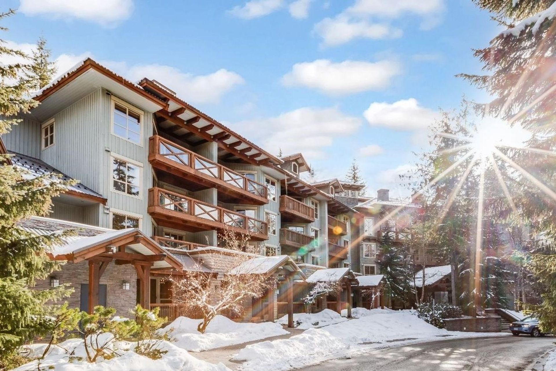213 G2 - 4653 Blackcomb Way, Benchlands, Whistler 