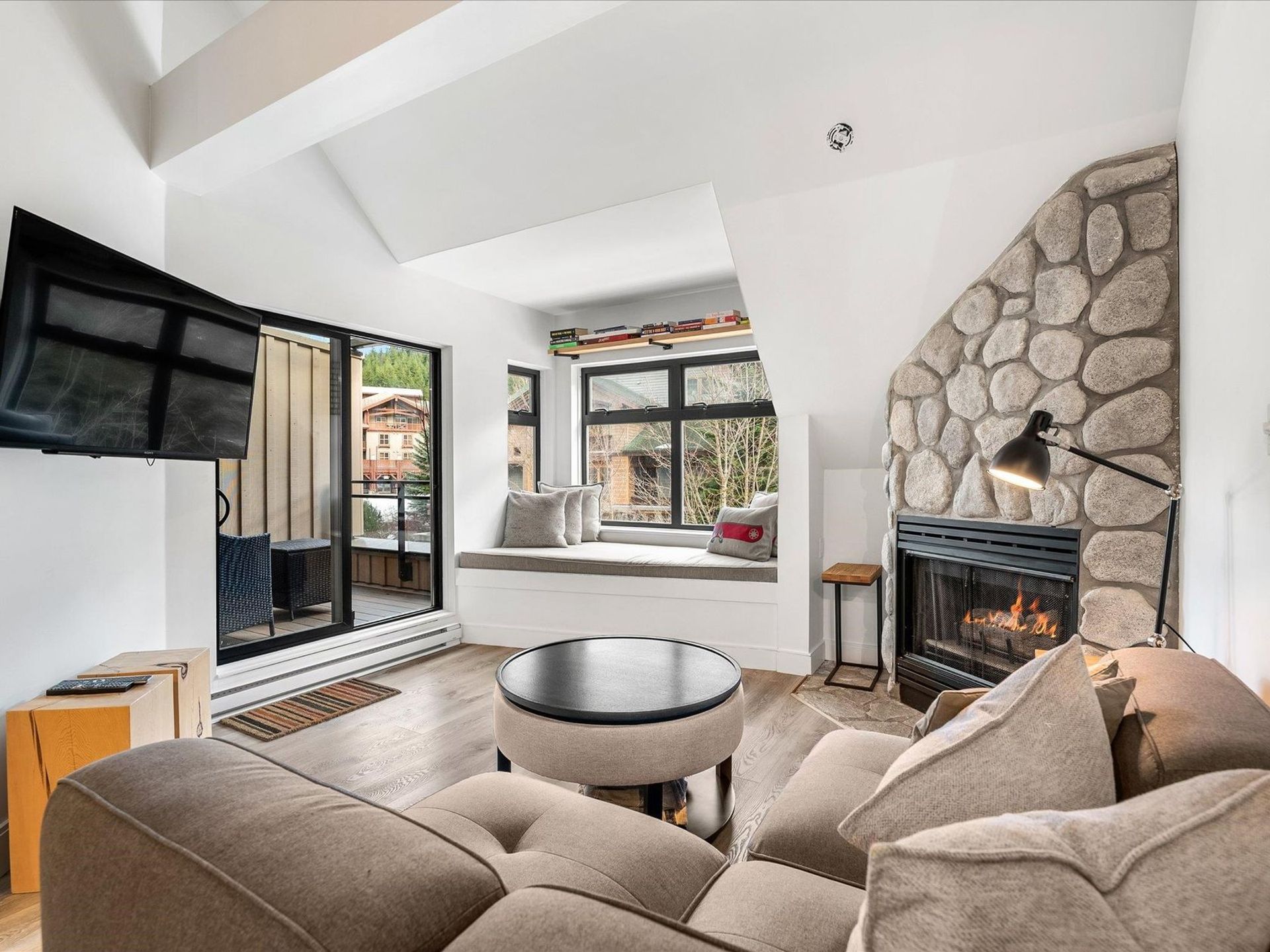 325 - 2050 Lake Placid Road, Whistler Creek, Whistler 