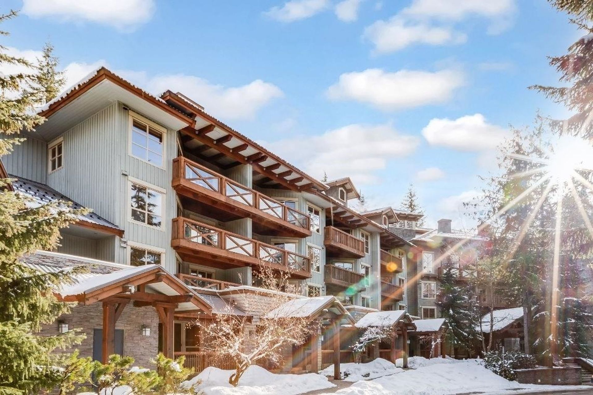 413 G1 - 4653 Blackcomb Way, Benchlands, Whistler 