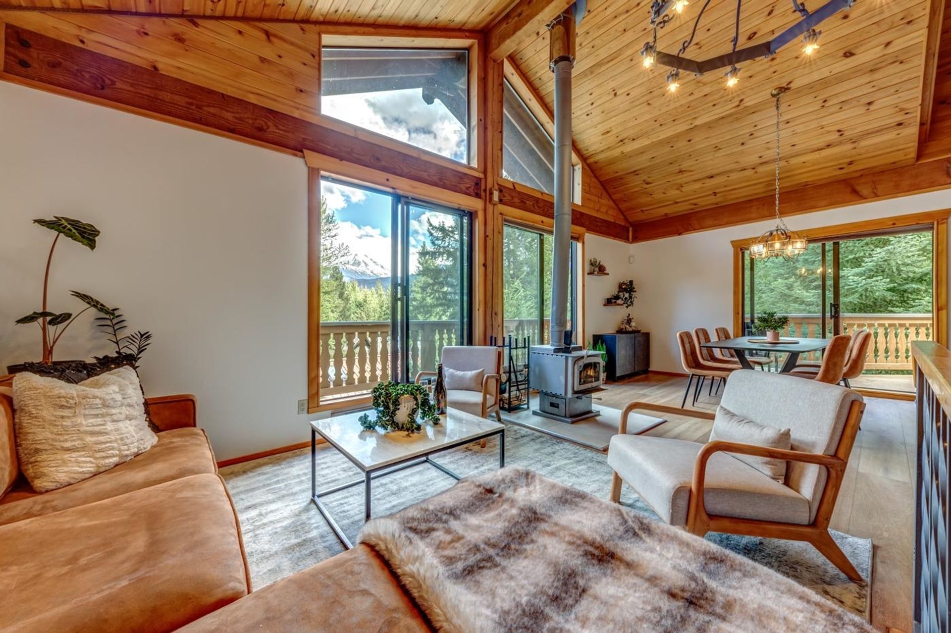 8248 Alpine Way, Alpine Meadows, Whistler 