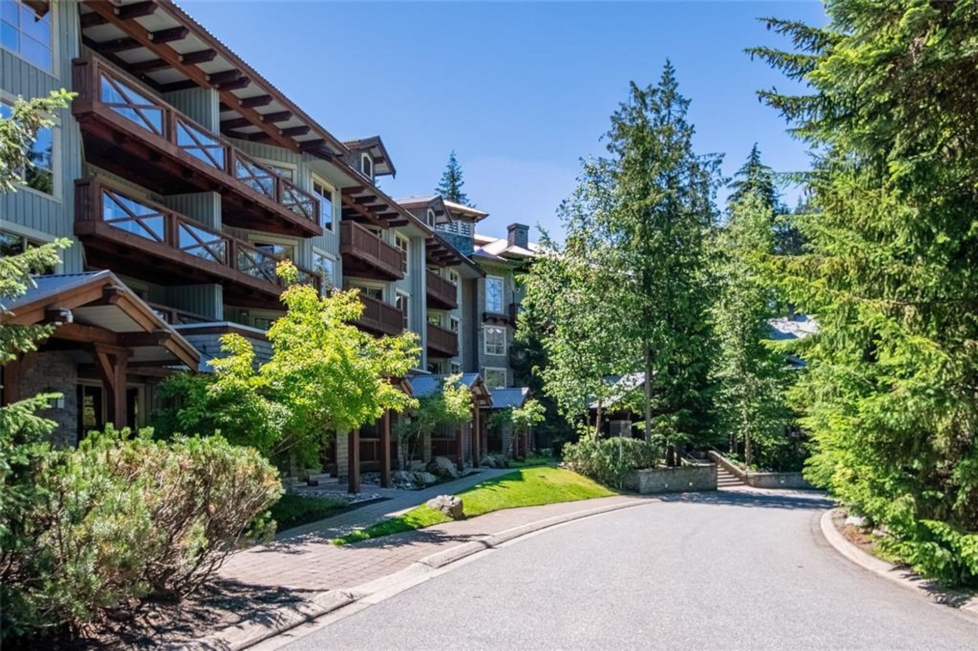 206 G2 - 4653 Blackcomb Way, Benchlands, Whistler 