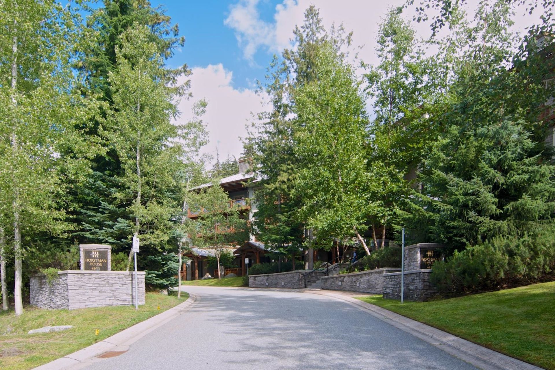 310G2 - 4653 Blackcomb Way, Benchlands, Whistler 