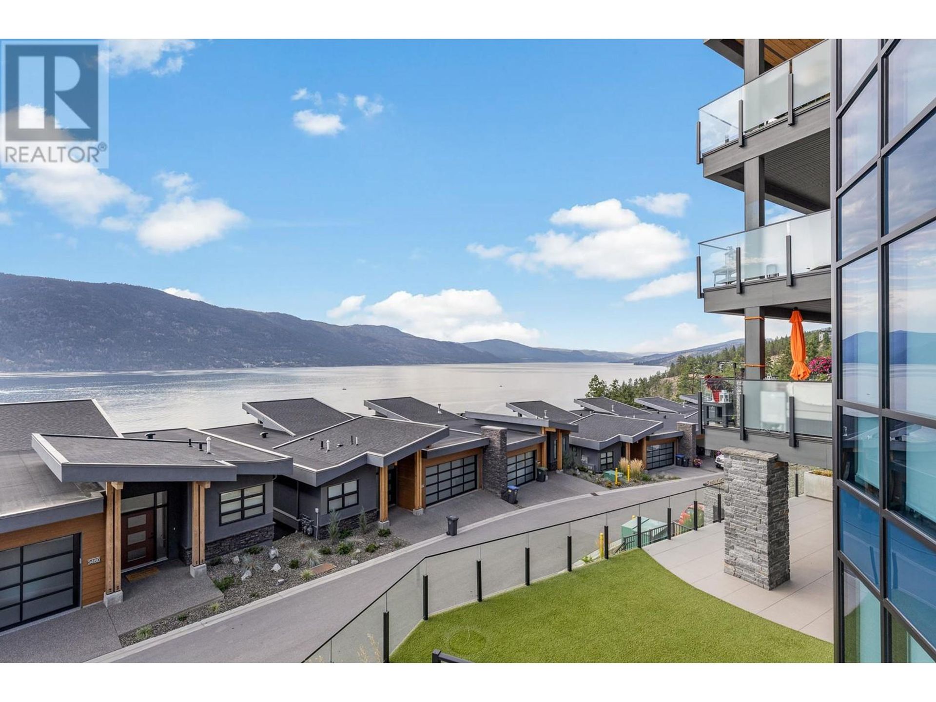 3475 Granite Close 208, Mckinley Landing, Kelowna photo 2