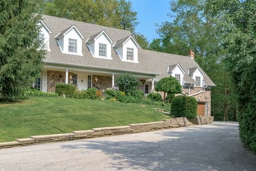 511-woodland-acres-cres-maple-on-3 at 511 Woodland Acres Crescent, Rural Vaughan, Vaughan