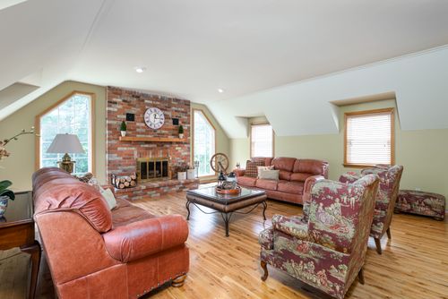 511-woodland-acres-cres-maple-on-36 at 511 Woodland Acres Crescent, Rural Vaughan, Vaughan