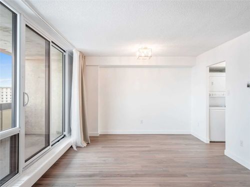 5-san-romano-way-black-creek-toronto-09 at 1806 - 5 San Romano Way, Black Creek, Toronto