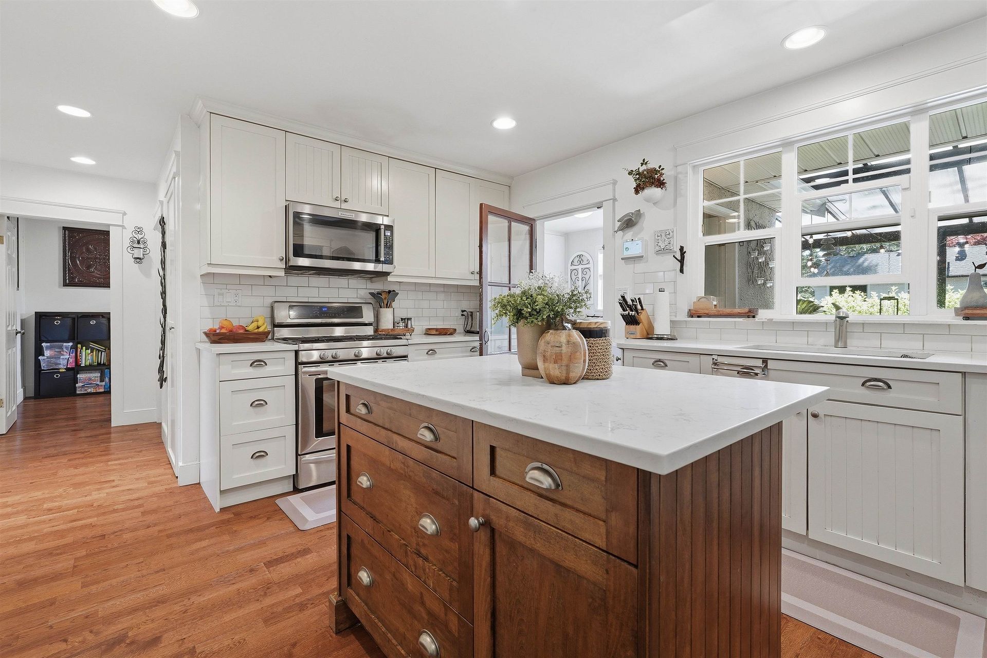 1425 129 Street, Crescent Bch Ocean Pk., South Surrey White Rock 2