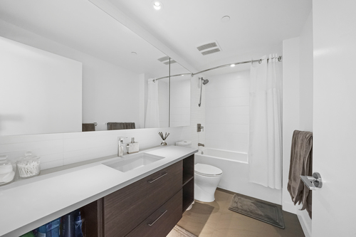 903-3557 Sawmill Crescent - Bathroom at 903 - 3557 Sawmill Crescent, South Marine, Vancouver East 903-3557 Sawmill Crescent - Bathroom at 903 - 3557 Sawmill Crescent, South Marine, Vancouver East
