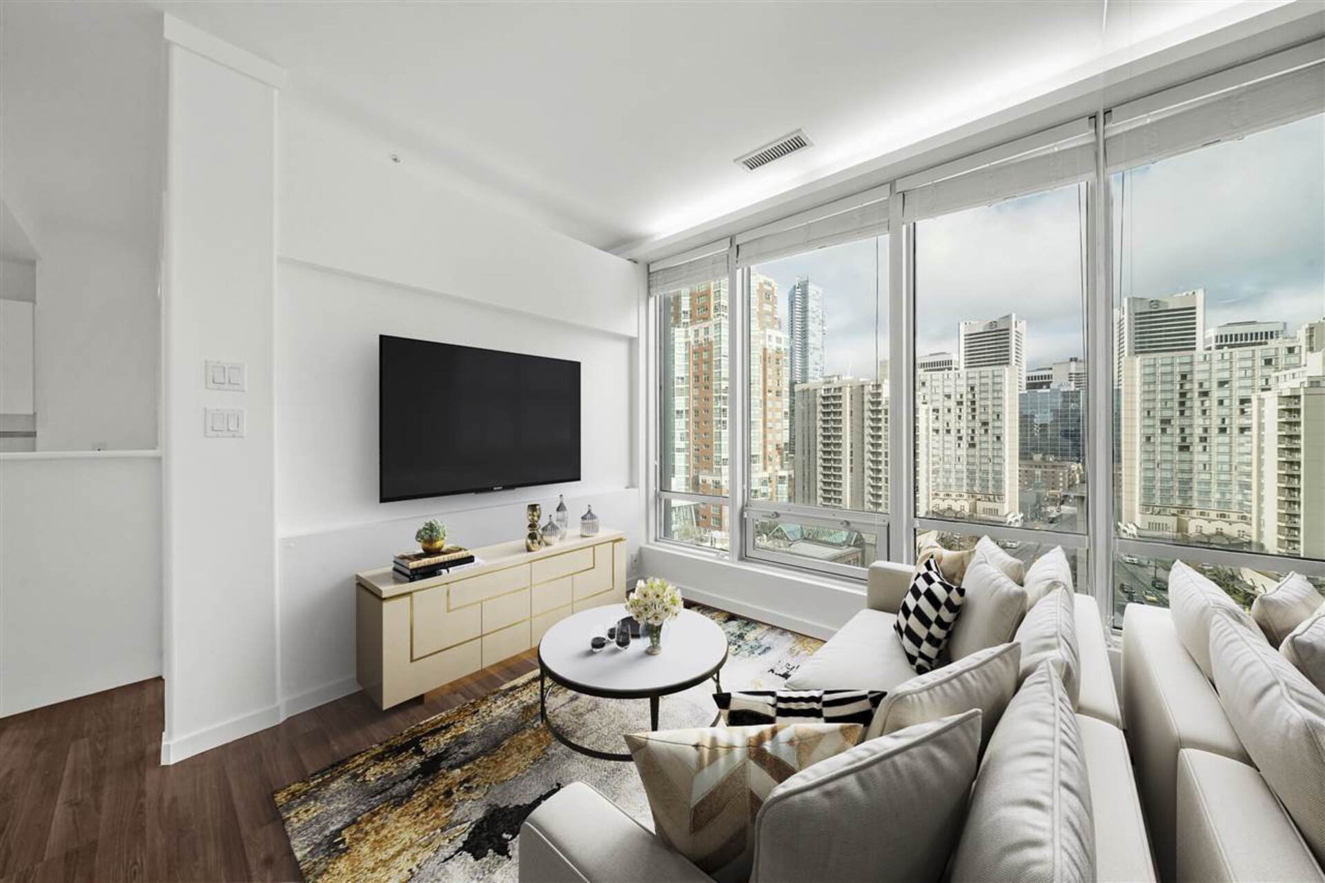 809 - 989 Nelson Street, Downtown VW, Vancouver West  by Alice Rei Ho Personal Real Estate Corporation 809 - 989 Nelson Street, Downtown VW, Vancouver West