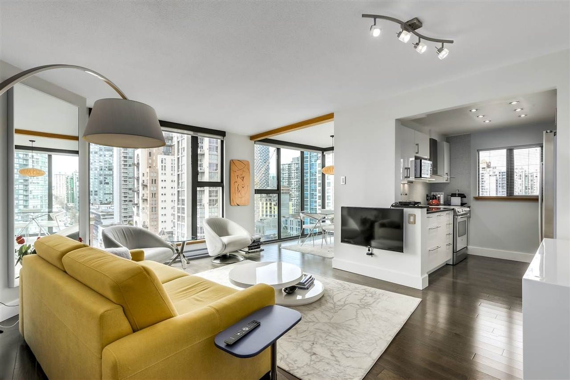 1403 - 1155 Homer Street, Yaletown, Vancouver West  by Alice Rei Ho Personal Real Estate Corporation 1403 - 1155 Homer Street, Yaletown, Vancouver West