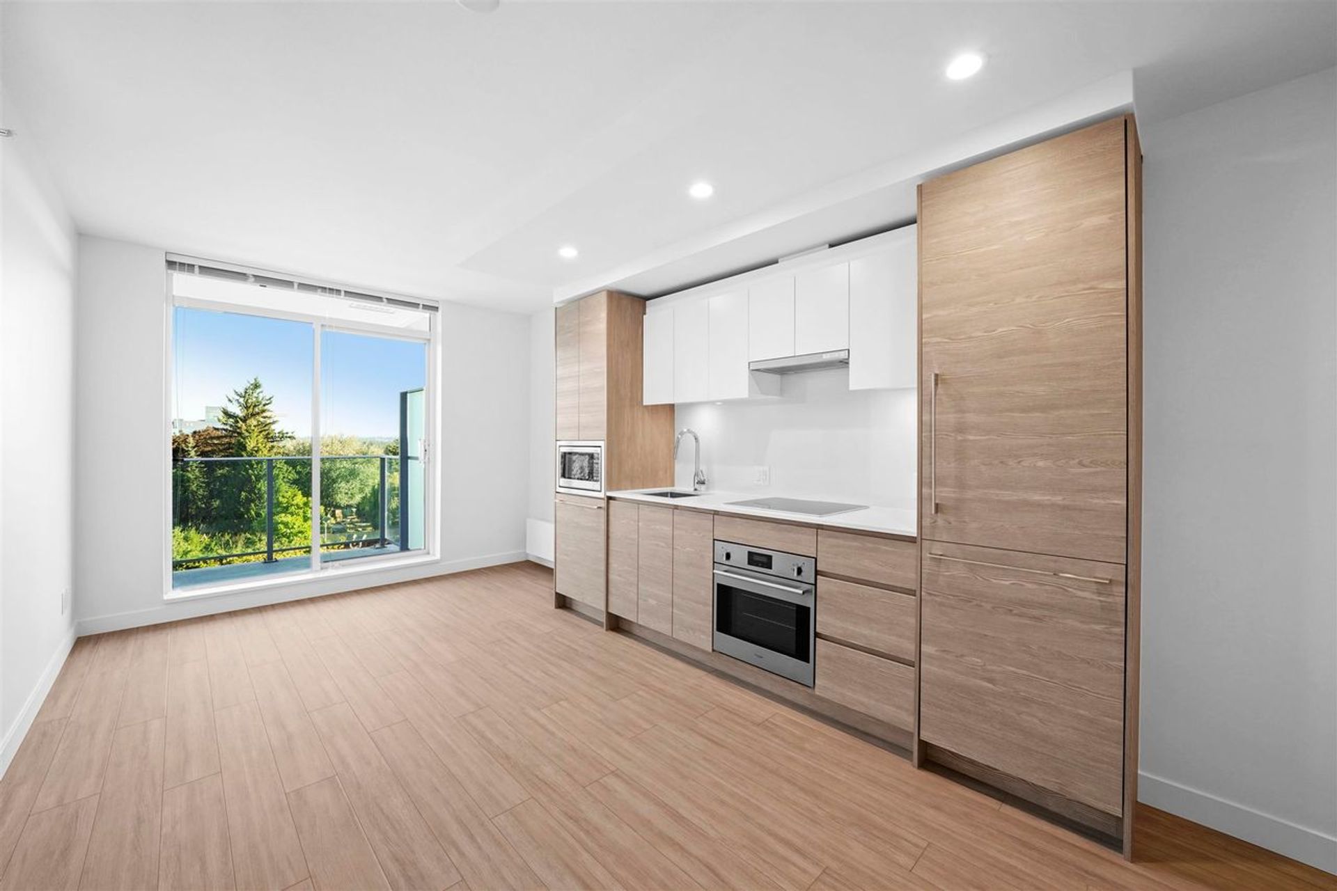 601 - 13655 Fraser Highway, Whalley, North Surrey  by Alice Rei Ho Personal Real Estate Corporation 601 - 13655 Fraser Highway, Whalley, North Surrey