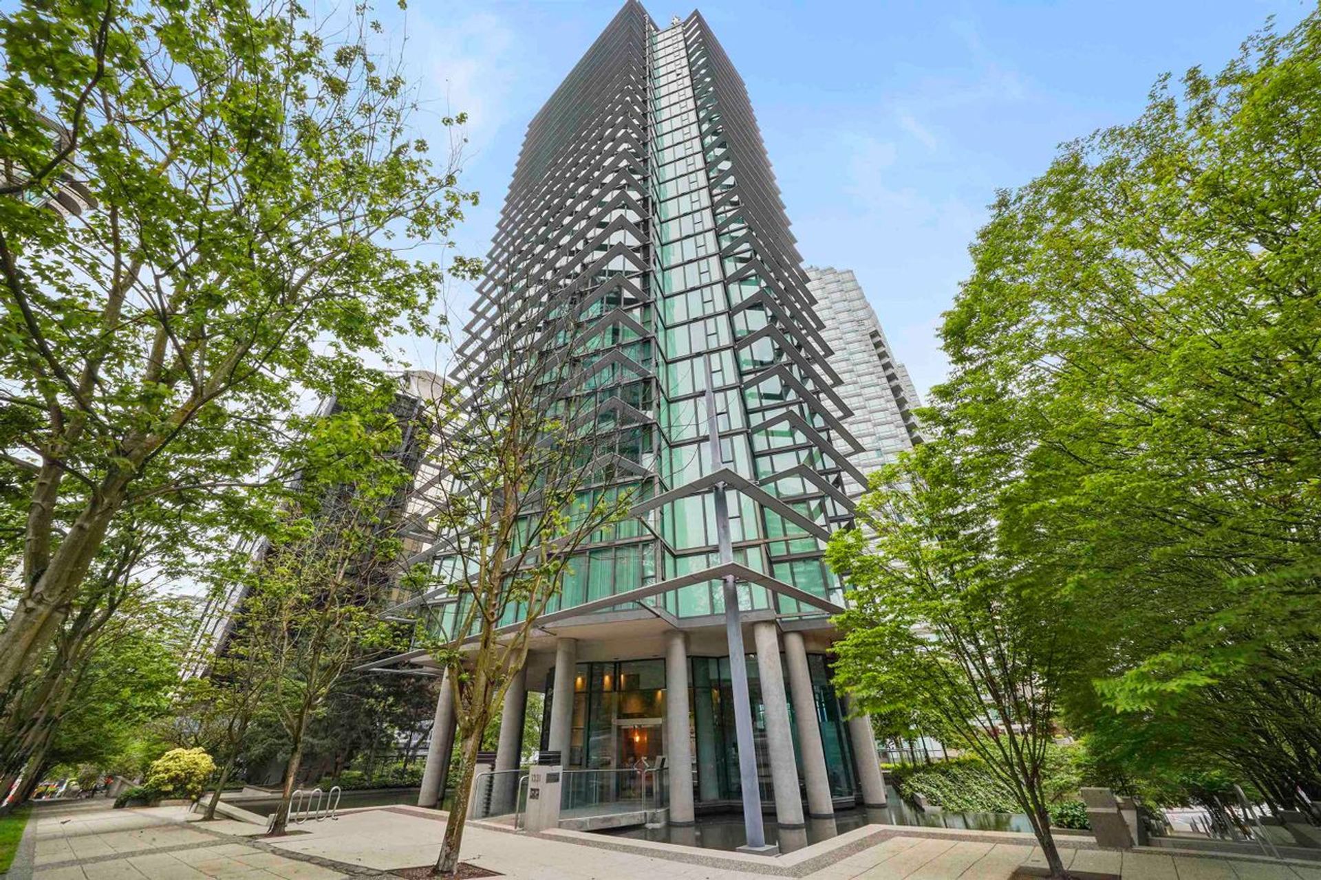 3003 - 1331 W Georgia Street, Coal Harbour, Vancouver West  by Alice Rei Ho Personal Real Estate Corporation 3003 - 1331 W Georgia Street, Coal Harbour, Vancouver West