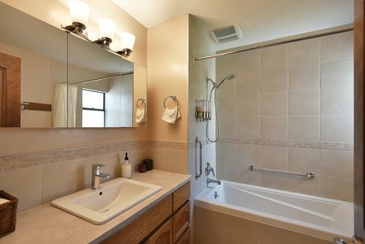 mar_9587 at 5 - 5746 Marine Way, Sechelt District, Sunshine Coast