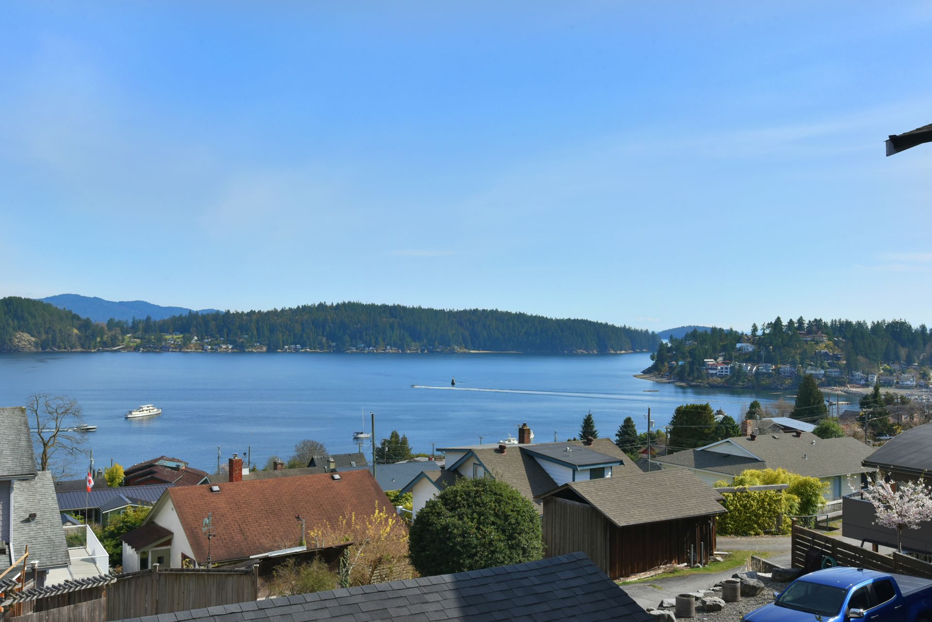 644 Gibsons Way, Gibsons & Area, Sunshine Coast  by Ali Khan - Sunshine Coast Real Estate 644 Gibsons Way, Gibsons & Area, Sunshine Coast