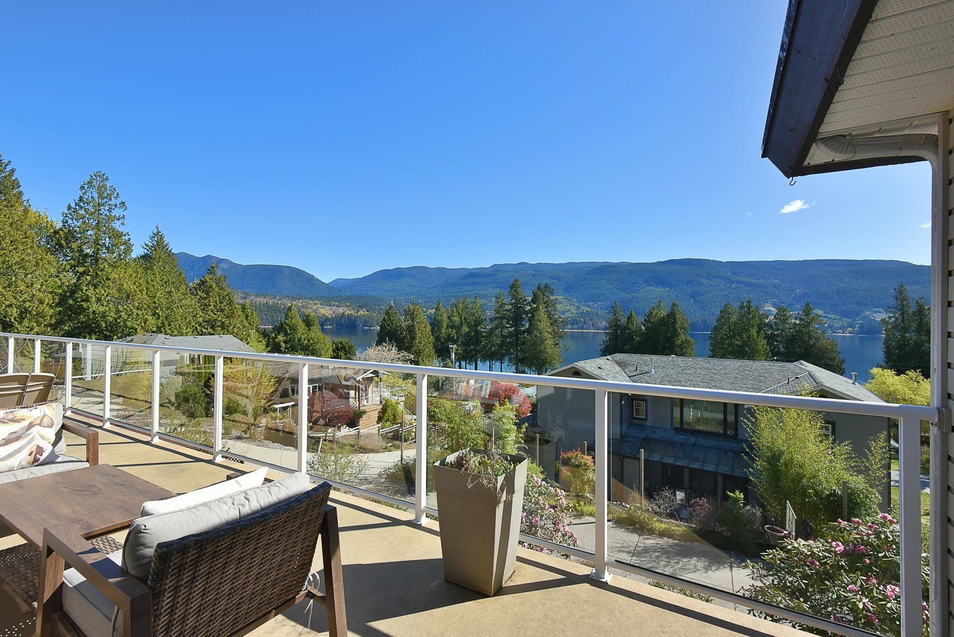 6274 Fairway Avenue, Sechelt District, Sunshine Coast  by Ali Khan - Sunshine Coast Real Estate 6274 Fairway Avenue, Sechelt District, Sunshine Coast