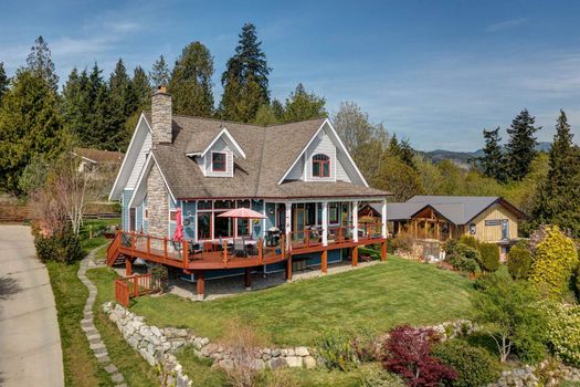 6373-n-gale-avenue-sechelt-district-sunshine-coast-03 at 6373 N Gale Avenue, Sechelt District, Sunshine Coast