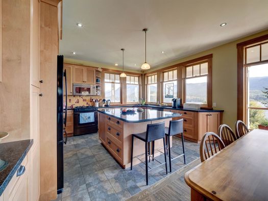 6373-n-gale-avenue-sechelt-district-sunshine-coast-07 at 6373 N Gale Avenue, Sechelt District, Sunshine Coast