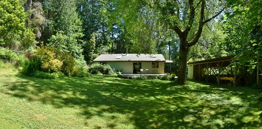 1533-park-ave at 1533 Park Avenue, Roberts Creek, Sunshine Coast