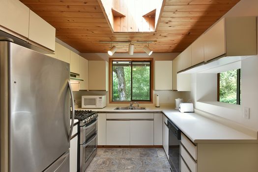 mar_6445 at 1533 Park Avenue, Roberts Creek, Sunshine Coast