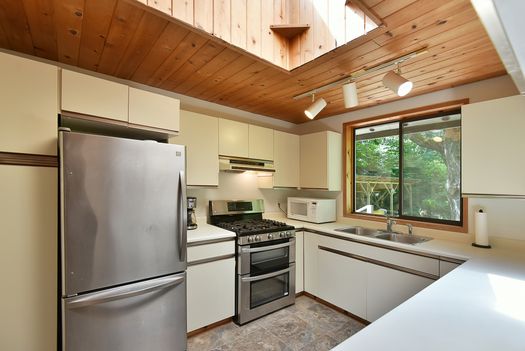 mar_6449 at 1533 Park Avenue, Roberts Creek, Sunshine Coast