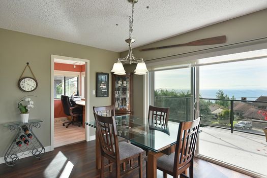 4926-laurel-avenue-sechelt-district-sunshine-coast-04 at 4926 Laurel Avenue, Sechelt District, Sunshine Coast