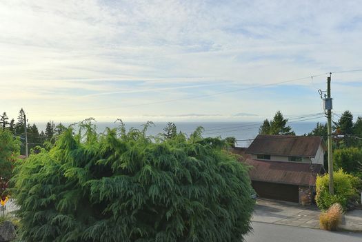 4926-laurel-avenue-sechelt-district-sunshine-coast-07 at 4926 Laurel Avenue, Sechelt District, Sunshine Coast