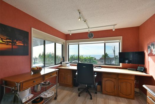 4926-laurel-avenue-sechelt-district-sunshine-coast-13 at 4926 Laurel Avenue, Sechelt District, Sunshine Coast