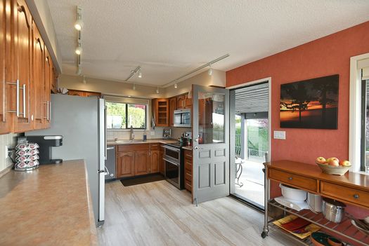 4926-laurel-avenue-sechelt-district-sunshine-coast-14 at 4926 Laurel Avenue, Sechelt District, Sunshine Coast