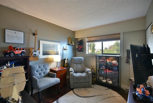 4926-laurel-avenue-sechelt-district-sunshine-coast-21 at 4926 Laurel Avenue, Sechelt District, Sunshine Coast