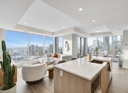 Kitchen-Bosa at 530 3 Street Southeast, Calgary