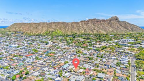 03 at 3037 Hinano Street, Honolulu