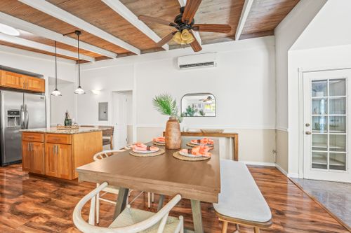 09 at 3037 Hinano Street, Honolulu