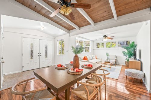 11 at 3037 Hinano Street, Honolulu