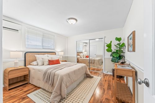 14 at 3037 Hinano Street, Honolulu