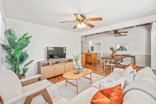 22 at 3037 Hinano Street, Honolulu