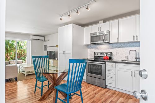 23 at 3037 Hinano Street, Honolulu