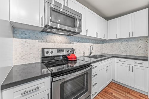 24 at 3037 Hinano Street, Honolulu