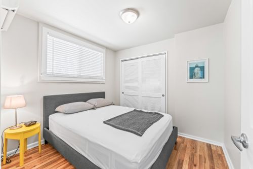 27 at 3037 Hinano Street, Honolulu