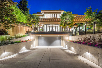 2525-Bellevue-Ave at 2525 Bellevue Ave, Dundarave, West Vancouver