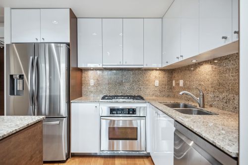 1005-beach-avenue-west-end-vw-vancouver-west-04 at 605 - 1005 Beach Avenue, West End VW, Vancouver West