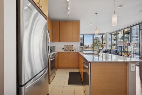 6888-alderbridge-way-brighouse-richmond-11 at 808 - 6888 Alderbridge Way, Brighouse, Richmond