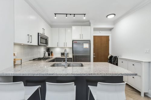 159-w-22nd-street-central-lonsdale-north-vancouver-12 at 107 - 159 W 22nd Street, Central Lonsdale, North Vancouver