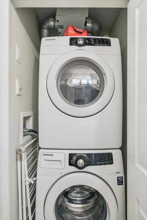 159-w-22nd-street-central-lonsdale-north-vancouver-24 at 107 - 159 W 22nd Street, Central Lonsdale, North Vancouver