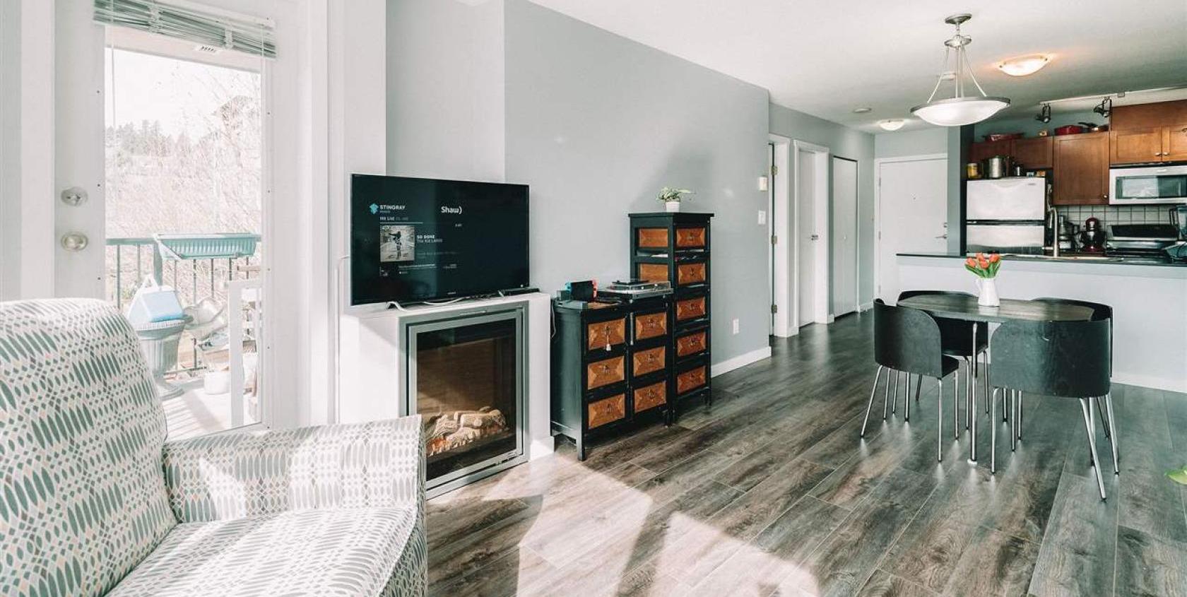 305 - 415 Columbia Street, Sapperton, New Westminster photo number 1