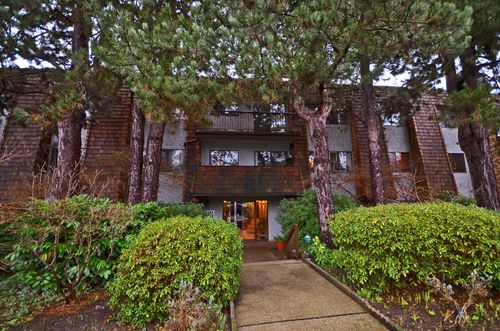 557953 at 1721 St. Georges Avenue, Central Lonsdale, North Vancouver