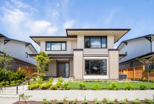 djd1jmpvsaadync at  E 5th/6th Street, Lower Lonsdale, North Vancouver