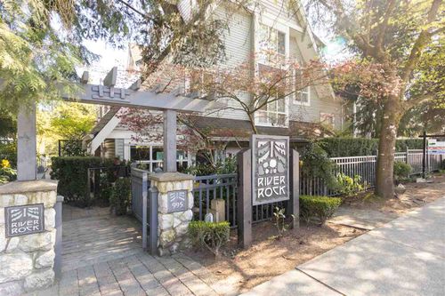 r2570160_1 at 995 Lynn Valley Road, Lynn Valley, North Vancouver